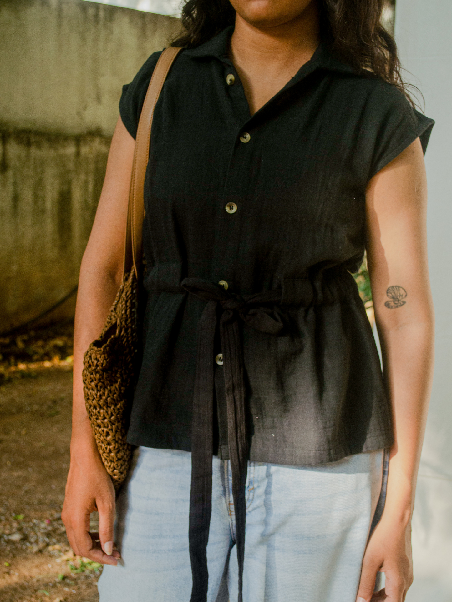 ECLIPSE SLEEVELESS SHIRT